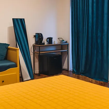 Attico33 Πανσιόν 4*