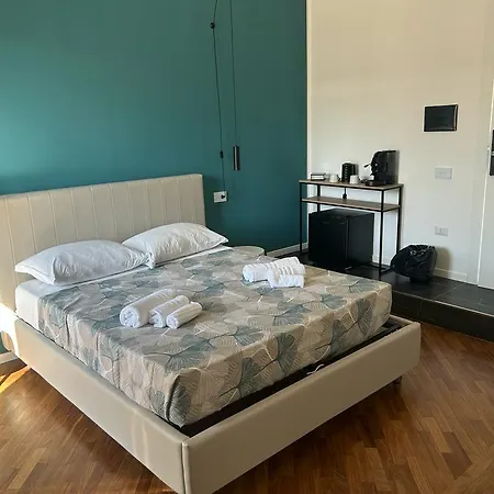 Attico33 Πανσιόν 4*